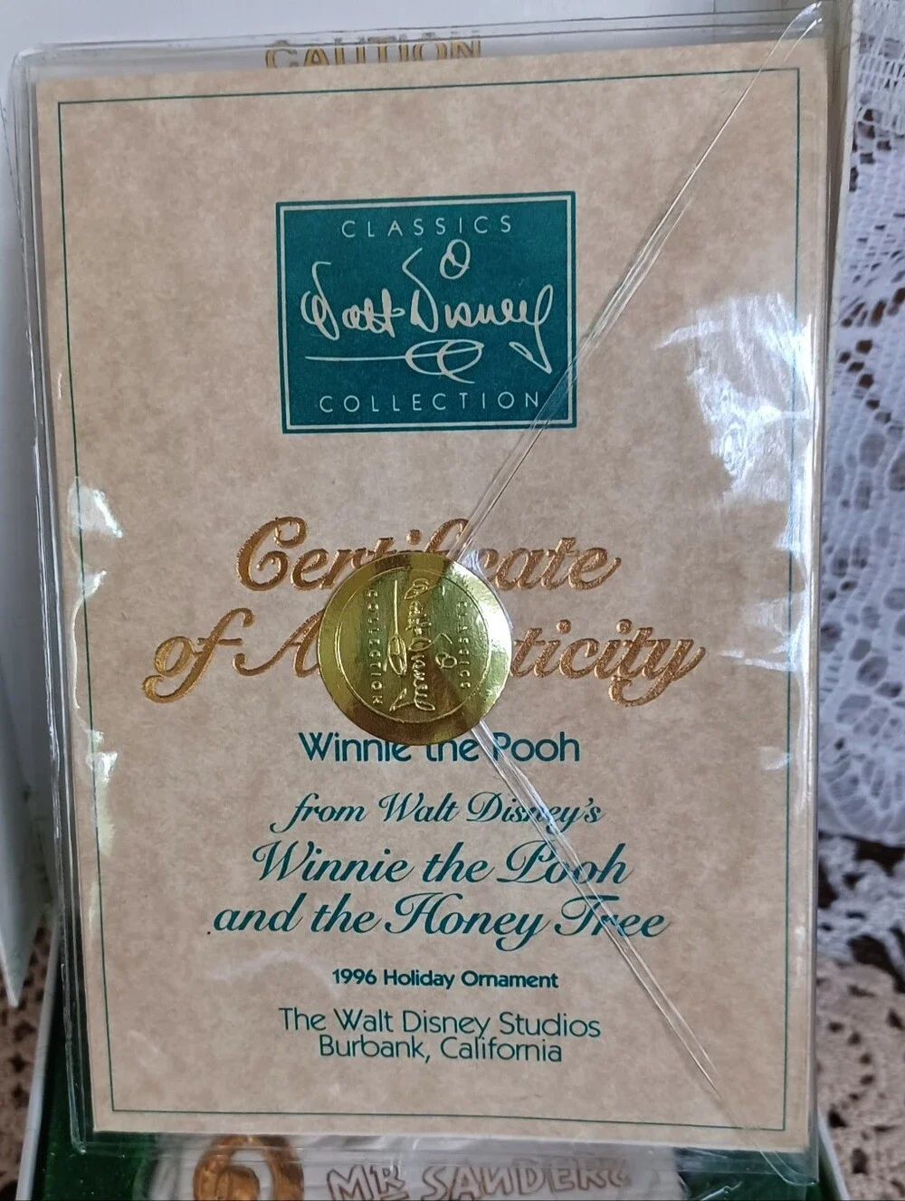VINTAGE 1996 HOLIDAY ORNAMENT WINNIE THE POOH AND THE HONEY TREE IN ORIGINAL BOX
